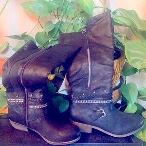 2 for 20$ NEW calf boots